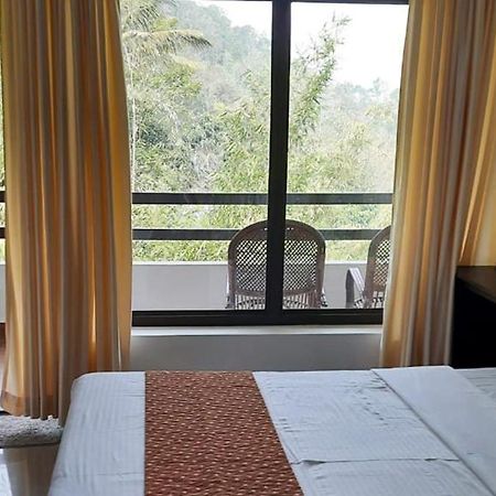 Spring And Valley View Thekkady Exterior photo