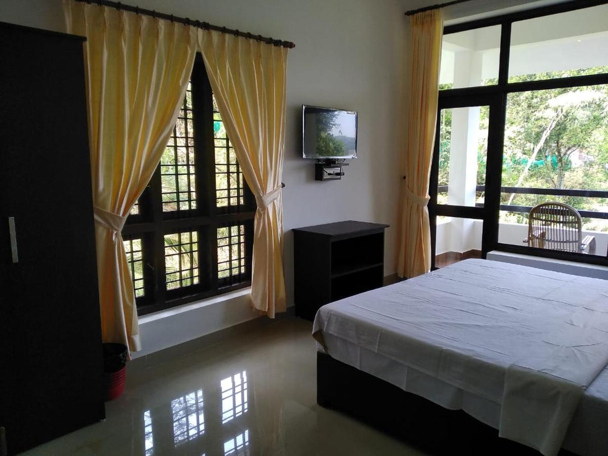 Spring And Valley View Thekkady Exterior photo