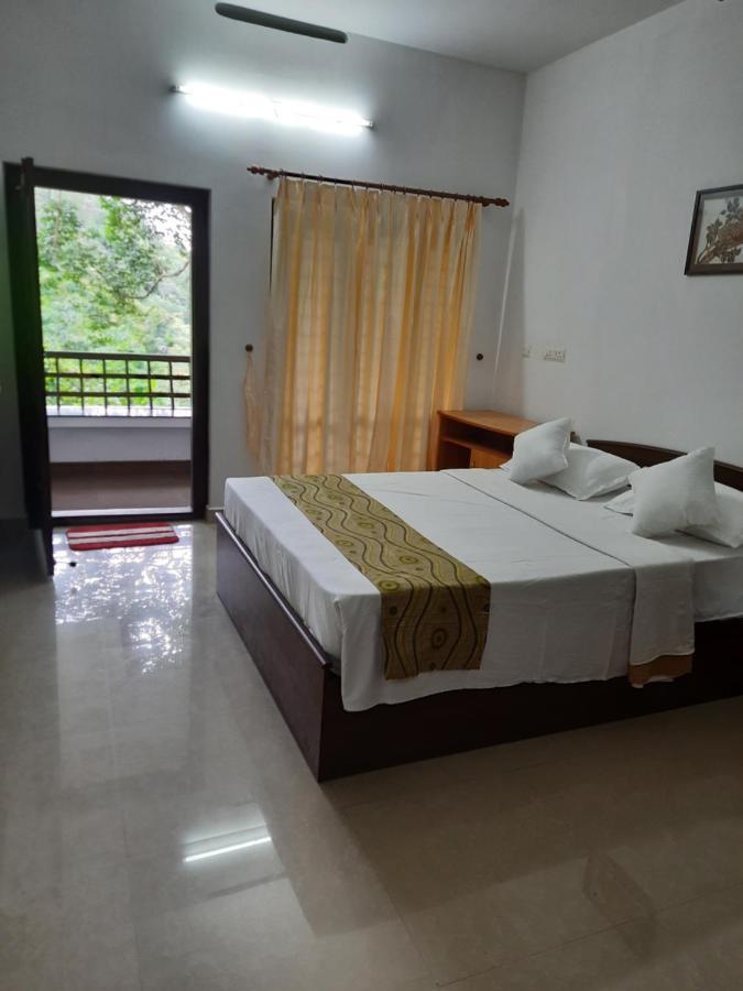 Spring And Valley View Thekkady Exterior photo