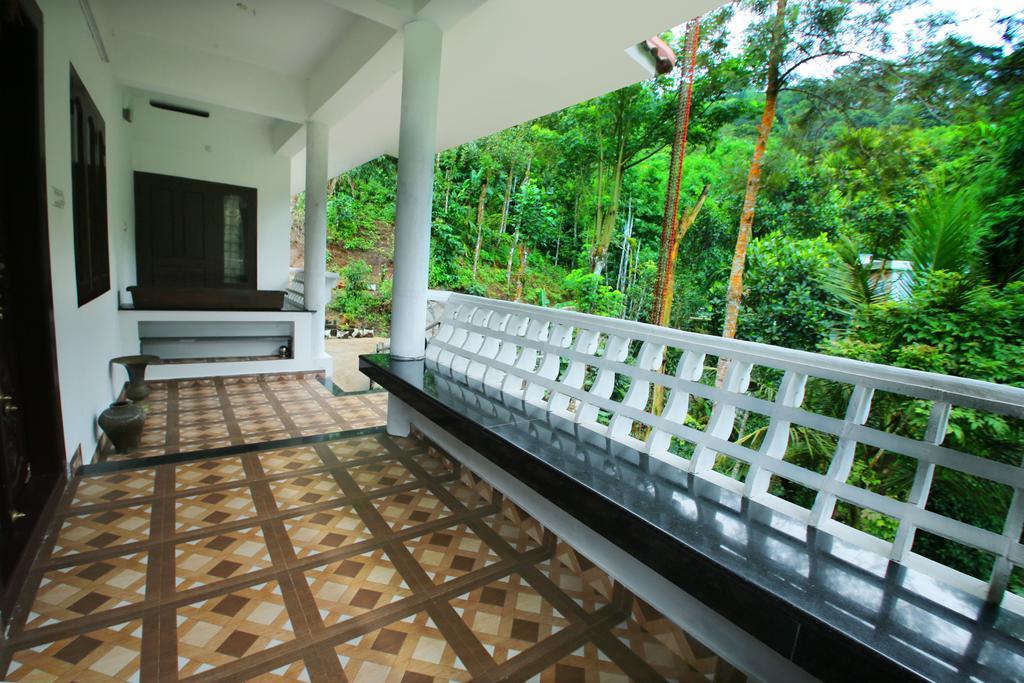 Spring And Valley View Thekkady Exterior photo